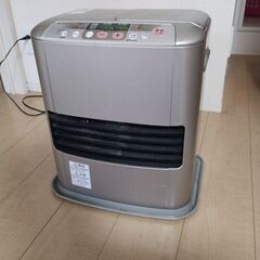 石油ファンヒーター　灯油タンクつけられます