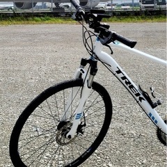 【値下・美品・一都三県お運び可】TREK(トレック)クロスバイク デュアルスポーツ8.3DS  の画像