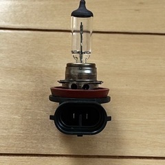 中古 アクア ヘッドライト バルブ 1個のみ H11の画像