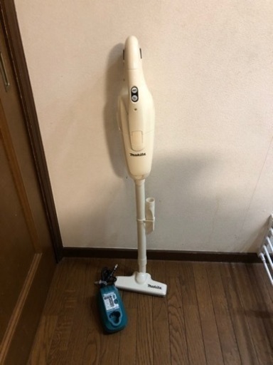 マキタ充電式クリーナーCL102D