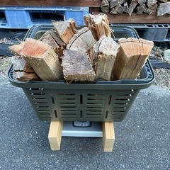 ☆乾燥薪　80円/Kg 長さ35〜45cm 広葉樹のみ　即使用可　キャンプ　薪　クヌギ　ナラの画像