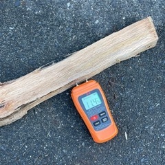 ☆乾燥薪　80円/Kg 長さ35〜45cm 広葉樹のみ　即使用可　キャンプ　薪　クヌギ　ナラの画像