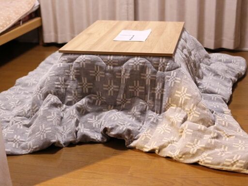 【超美品】ニトリこたつ80cm幅 + こたつ布団（おまけ）