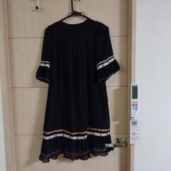 黒のワンピースの画像