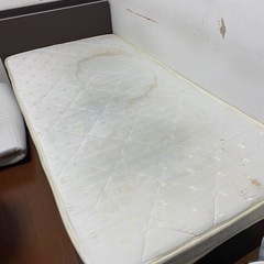 【引渡し先決定】シングルベッドフレーム　マットレス　マットレストッパー付きの画像