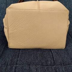 革ハンドバッグの画像