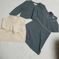 女の子スーツとカーディガン
