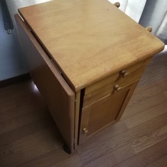 【受付終了しました】サイドテーブル ドレッサー キッチンラック　作業台の画像