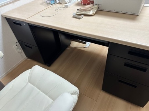 オフィスデスク