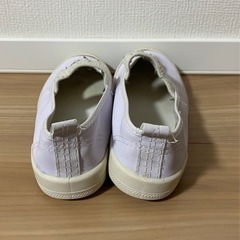 バレーシューズ18センチの画像