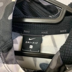 NIKE DRI-FIT 　長袖総柄パーカー　子供服　レディース　サイズLの画像