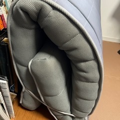 無料です！良いねだけでなくメッセージください！募集中！三つ折り　ポケットコイル　マットレスの画像