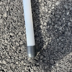 トンボ　アルミ製　庭の砂利にもの画像