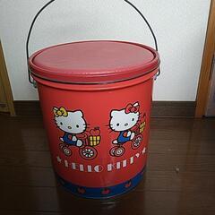 お話中　キティちゃんフタ付きバケツ