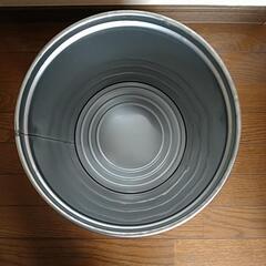 お話中　キティちゃんフタ付きバケツの画像