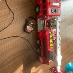 消防車　水鉄砲　ラジコンおもちゃ　