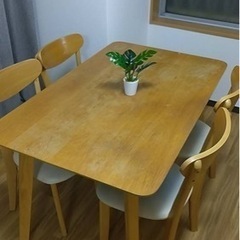 ダイニングテーブルセットの画像