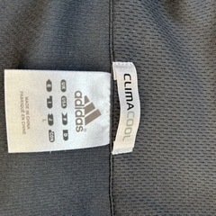 adidas トレーニングウェアの画像