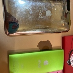 iPod2台とiPodFMトランスミッターUSB充電ケーブルの画像