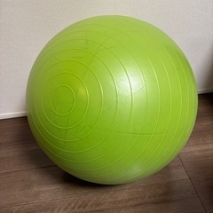 バランスボール　空気入れ付き！！の画像