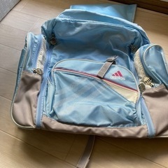 アディダスリュック　水色