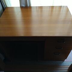 【終了】机　鍵付き（勉強机にオススメ）の画像