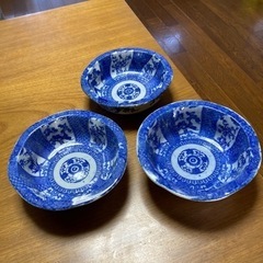 伊万里焼　器　3つ