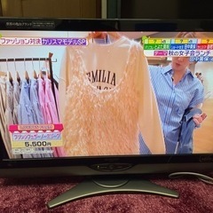 ●SHARP 32型液晶カラーテレビ AQUOS ●2010年製