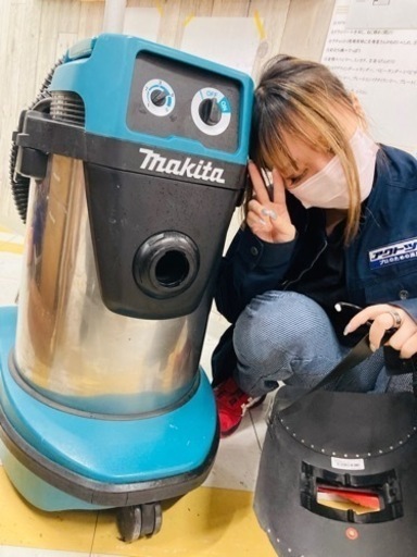 中古品●makita乾湿両用集じん機VC3200●O●ITX73K8G8DLW