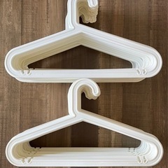 IKEA ホワイトハンガー　100本の画像