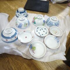 お茶碗と小皿セットの画像