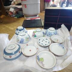 お茶碗と小皿セットの画像