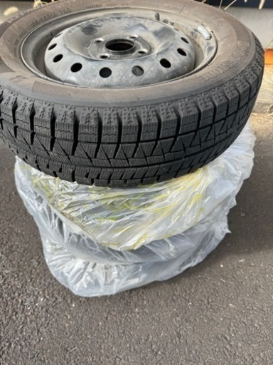 取引中　ブリヂストンスタッドレス4本　155/65R13