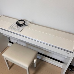 Roland F-130R ローランド　電子ピアノの画像