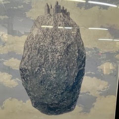 d1022507 ピレネーの城 ルネ マグリット プリント 絵画 ポスター プリント品 額入り 希少 アンティーク 人気 名画 現状品 中古品の画像