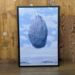 d1022507 ピレネーの城 ルネ マグリット プリント 絵画 ポスター プリント品 額入り 希少 アンティーク 人気 名画 現状品 中古品の画像
