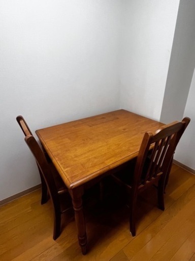 【綺麗です】ダイニングテーブルイス