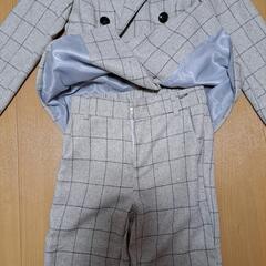 レディーススーツの画像