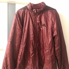 adidasのナイロンジャケット