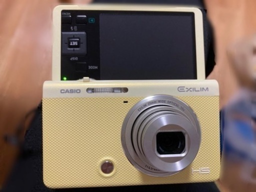 デジタルカメラ　CASIO EX-ZR70(YW)