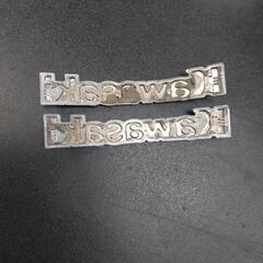 🔶カワサキ‼️金色タンクエンブレム純正の画像