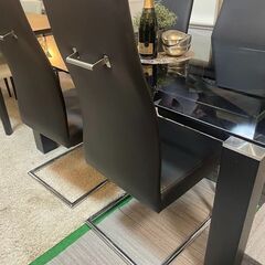 ダイニング5点セット　黒のガラステーブル