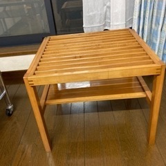 サイドテーブルの画像
