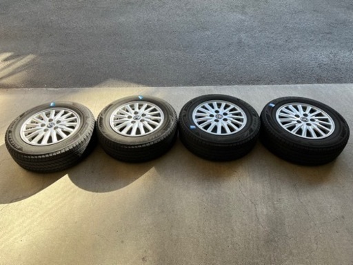 【値下げしました】スタッドレスタイヤ　ブリヂストンVRX3  195/65 15インチ