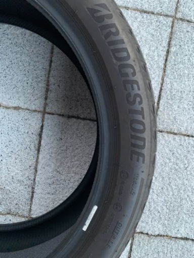 ブリヂストン　　255/40R20