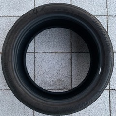 ブリヂストン　　255/40R20