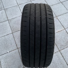 ブリヂストン　　255/40R20の画像