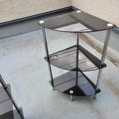 サイドテーブルか棚の画像