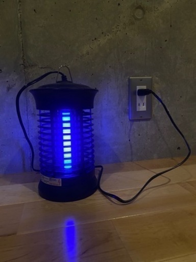 電撃殺虫機