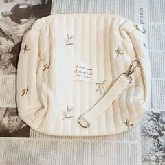 子育てバッグ　バッグインバッグ　オムツバッグ　オリーブ